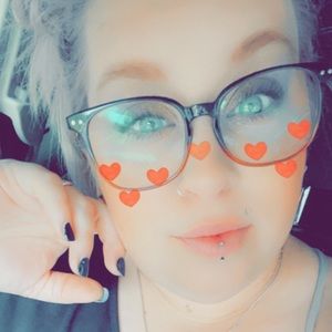 Meet your Posher, Deanna